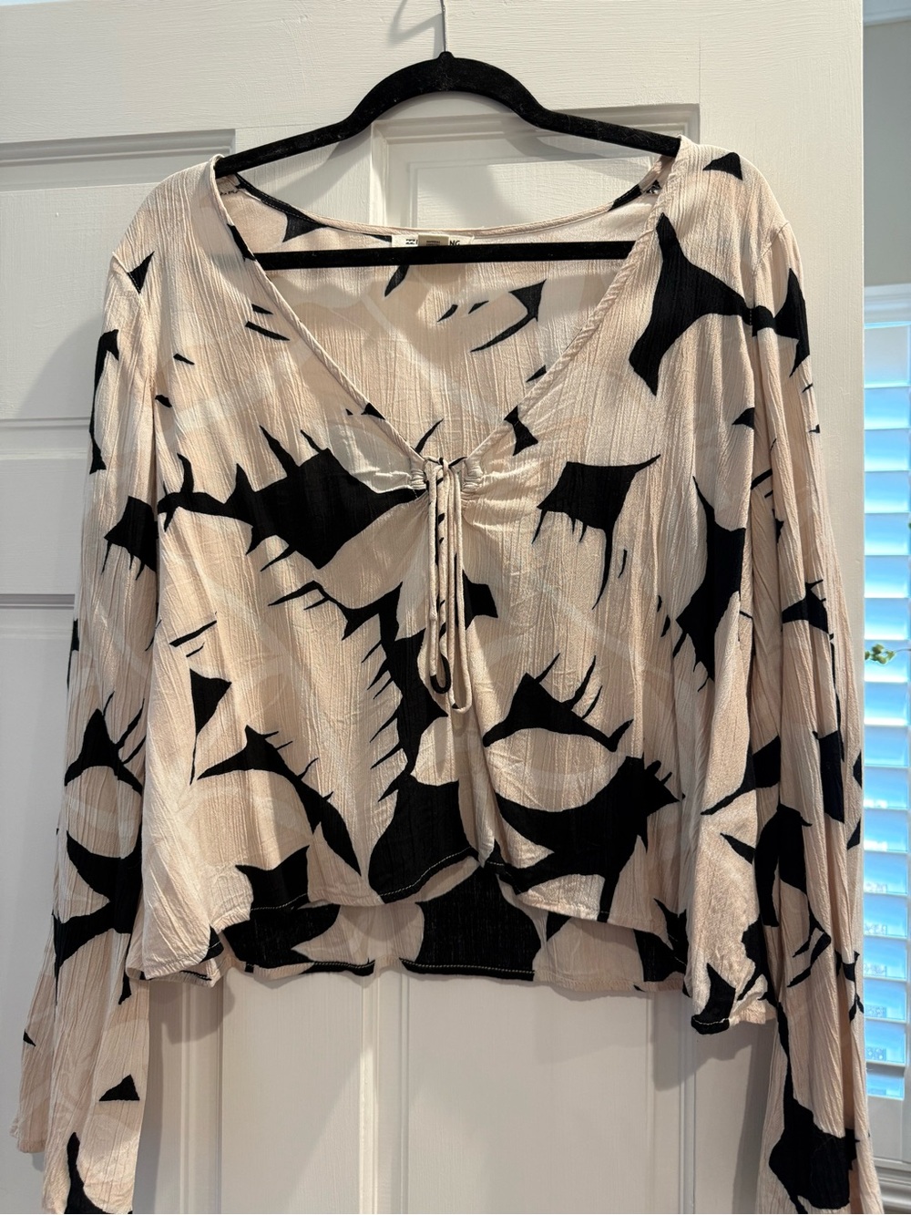Billabong Beige and Black Tie-Front Long-Sleeve Blouse